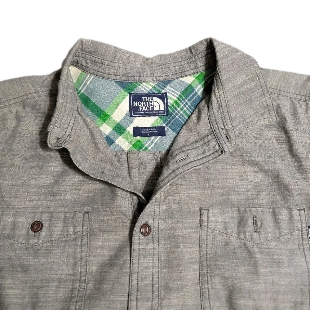 The North Face Heritage Shirt Mens L Gray Chambray Cotton Button Up Short Sleeve
